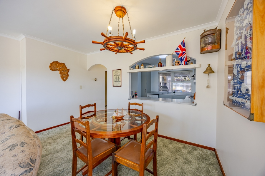2 Bedroom Property for Sale in Lakeside Western Cape
